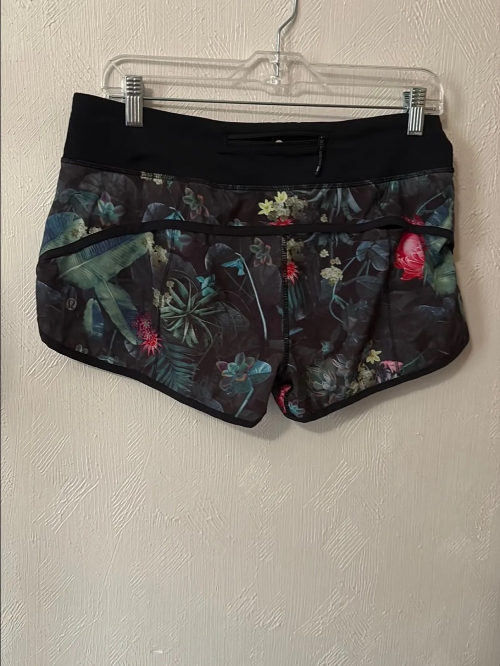 Lululemon Speed Up Shorts 2.5” - Picture 2 of 5